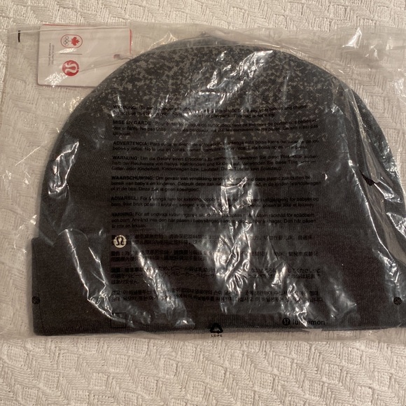 Lululemon 2022 Olympic tuque - Picture 2 of 2